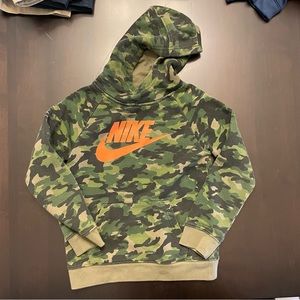 Nike Cami hoodie - boys size 6-7
